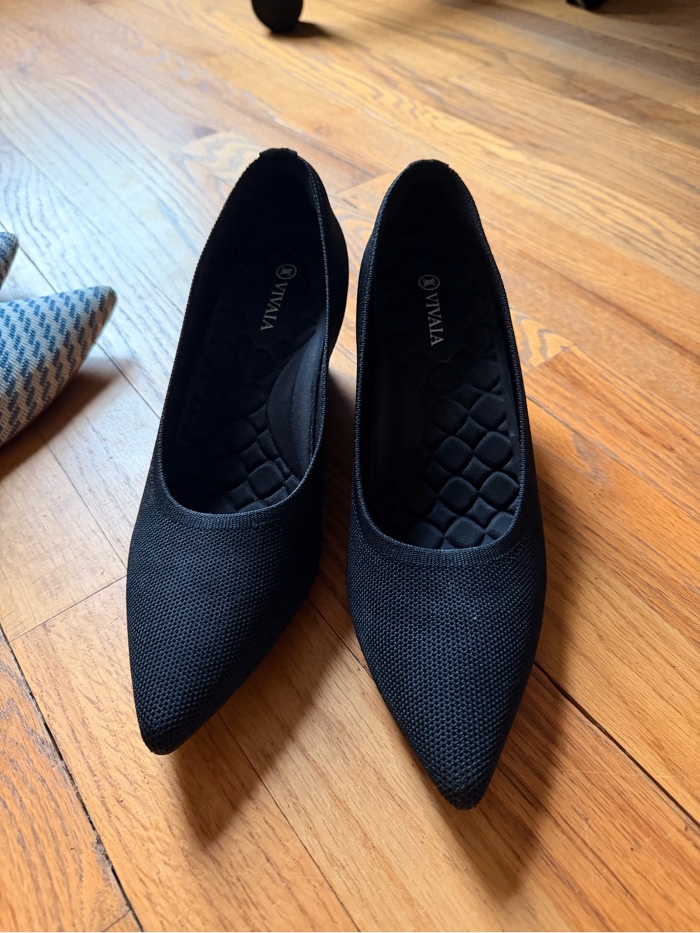 Vivaia Pointed-Toe Wedge Heels Bundle (2 Pairs) - Size 40 - Picture 3 of 8